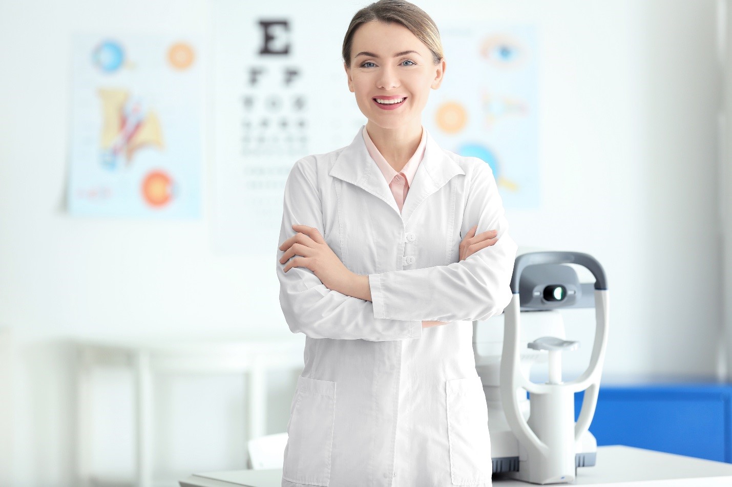 How Long Does It Take to Become an Eye Doctor - Best Guide 2021