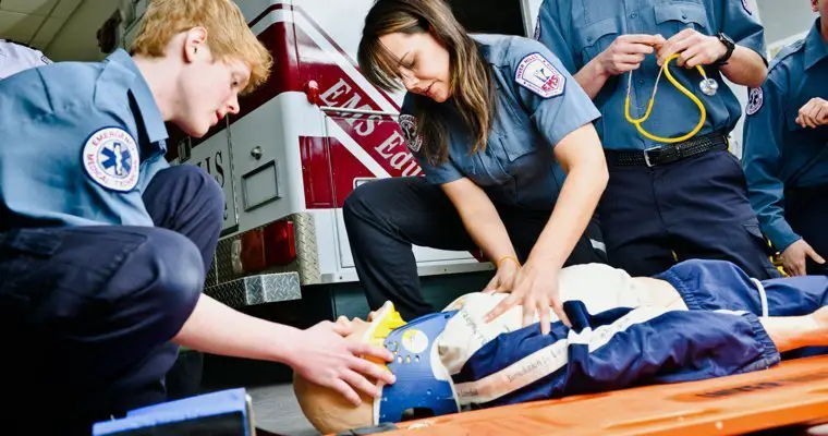 How To Become an EMT – Detailed Manual